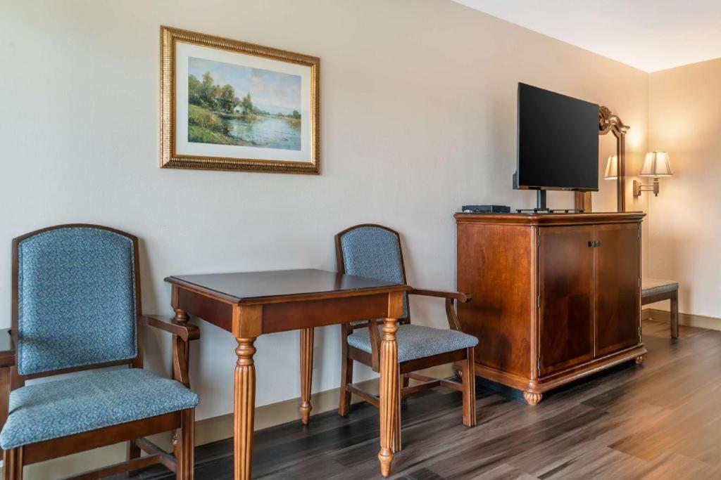 Best Western River Terrace Cheboygan Luaran gambar