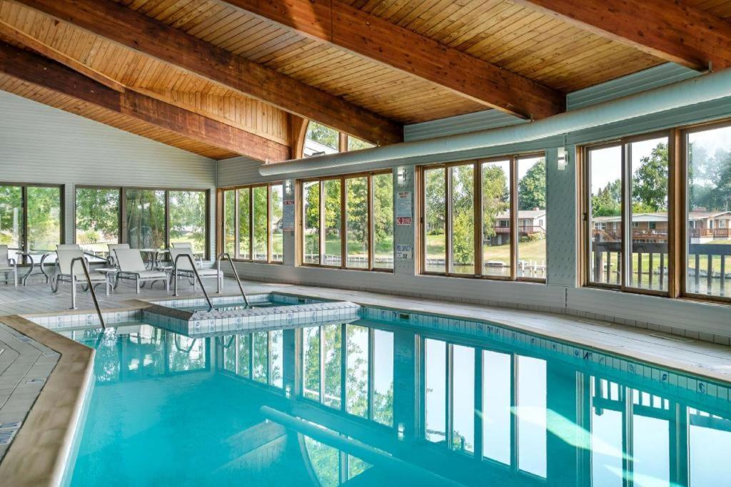 Best Western River Terrace Cheboygan Luaran gambar